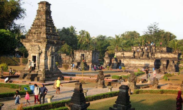 Aktivitas Dilakukan di Candi Penataran