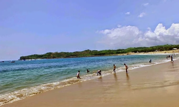 Aktivitas Pantai Tambakrejo