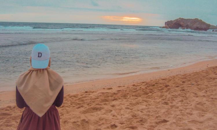 Aktivitas di Pantai Sundak