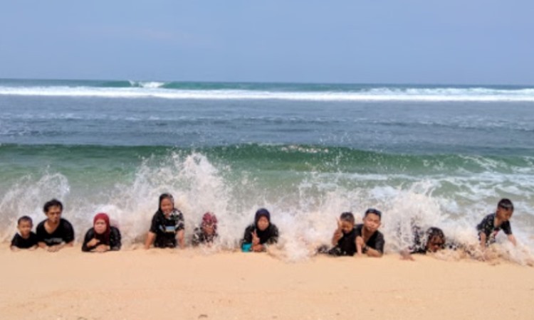 Aktivitas Menarik di Pantai Sundak