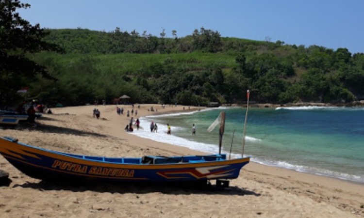 Alamat Pantai Pangi