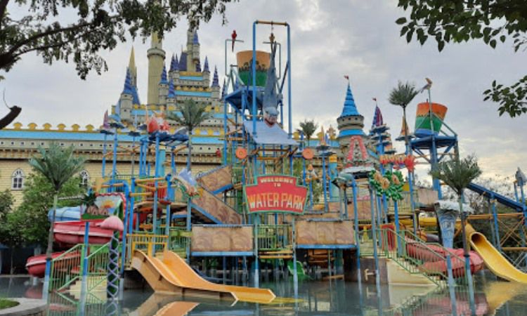 Daya Tarik Atlantis Land Surabaya
