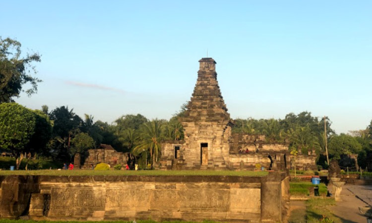 Daya Tarik Candi Penataran