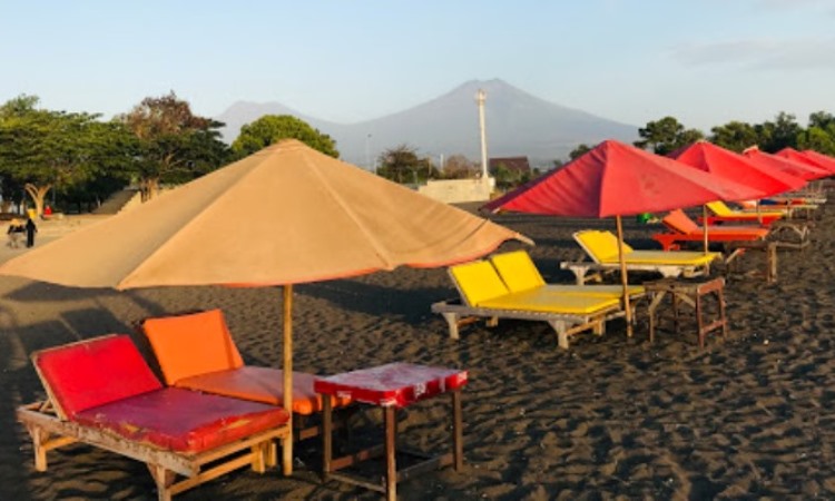 Fasilitas Pantai Boom