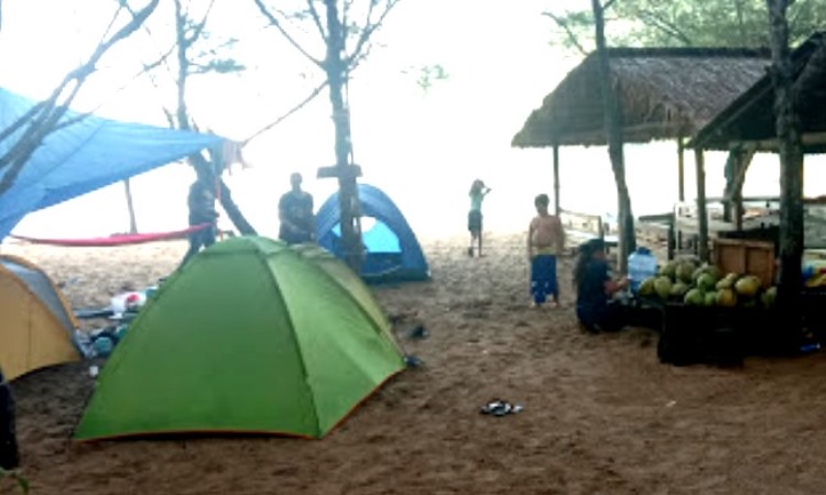 Fasilitas Pantai Pangi