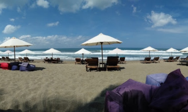 Fasilitas di Pantai Berawa Bali