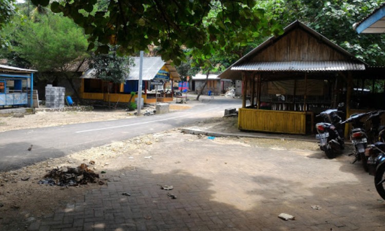 Fasilitas di Pantai Ngrenehan