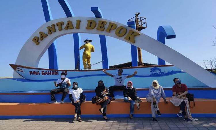 Kegiatan Dilakukan di Pantai Depok