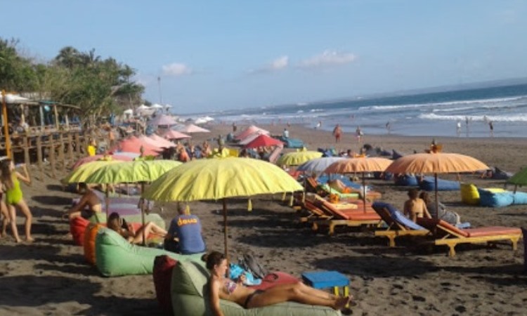 Kegiatan di Pantai Berawa