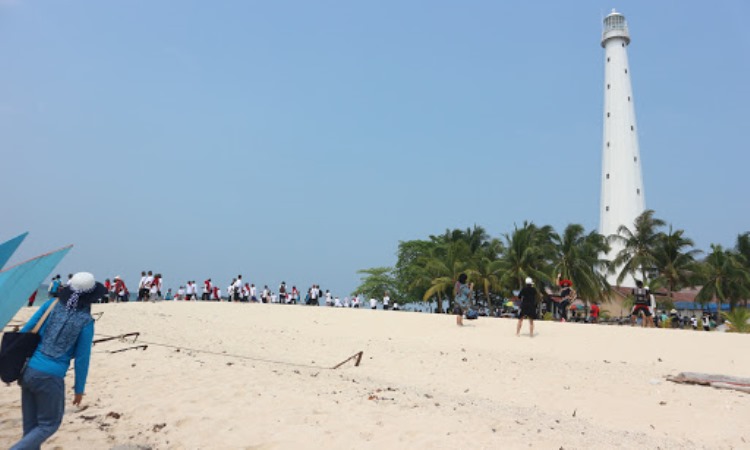 Kegiatan di Pulau Lengkuas