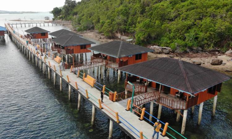 Penginapan Dekat Pantai Reviola