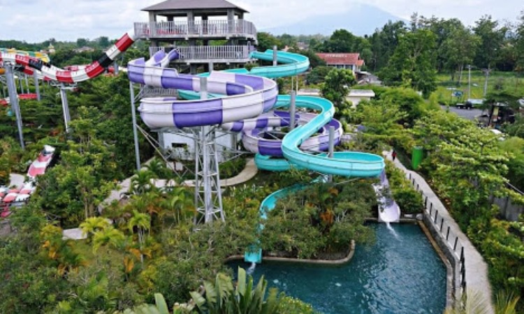 Wahana di Jogja Bay Waterpark