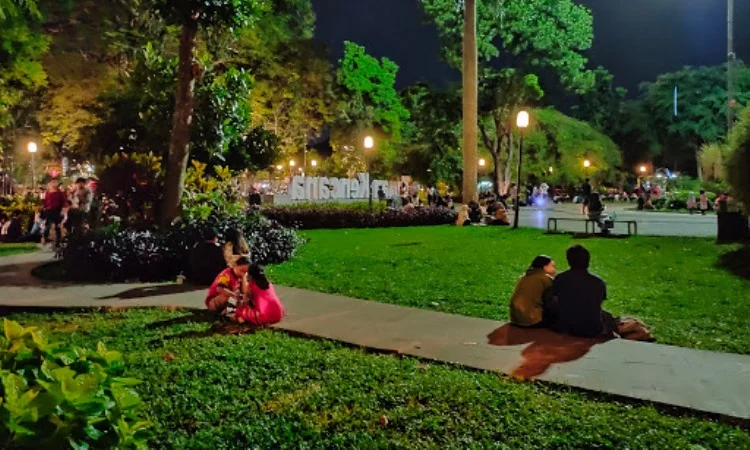 Aktivitas di Taman Kencana