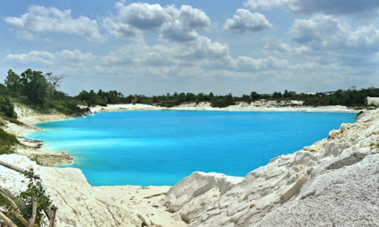 Alamat Danau Kaolin