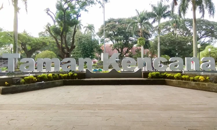Alamat Taman Kencana