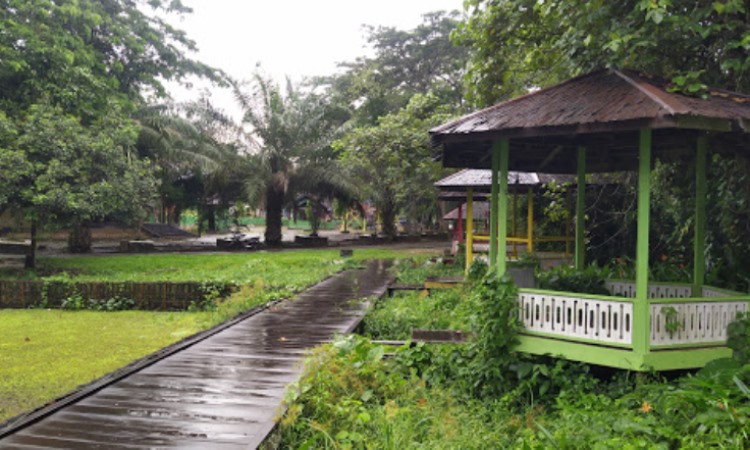 Fasilitas di Kebun Raya