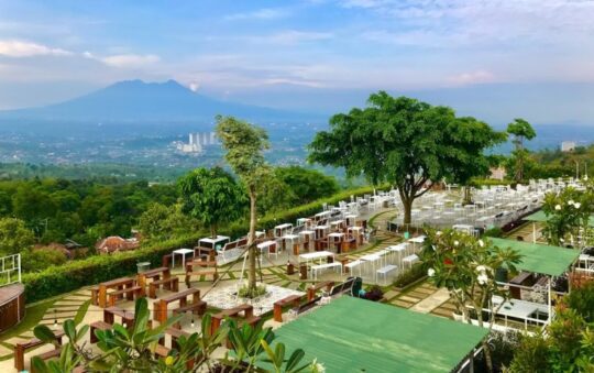 Taman Fathan Hambalang, Tempat Nongkrong yang Indah di Bogor