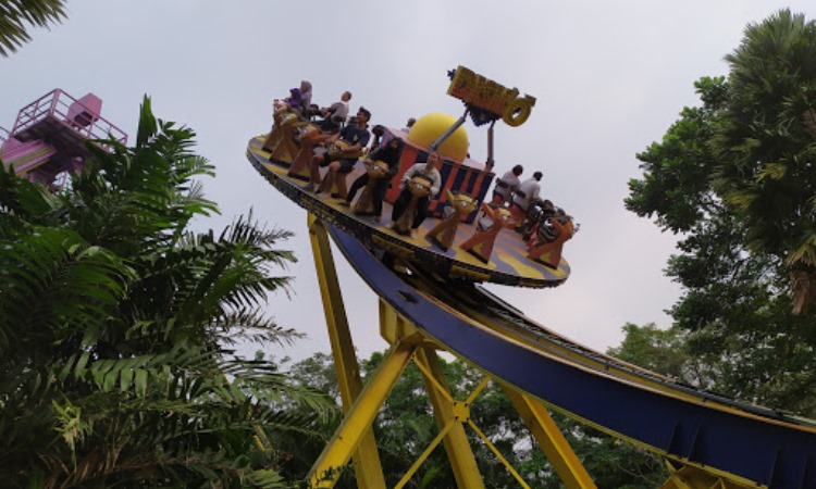 Wahana di Jungleland Adventure