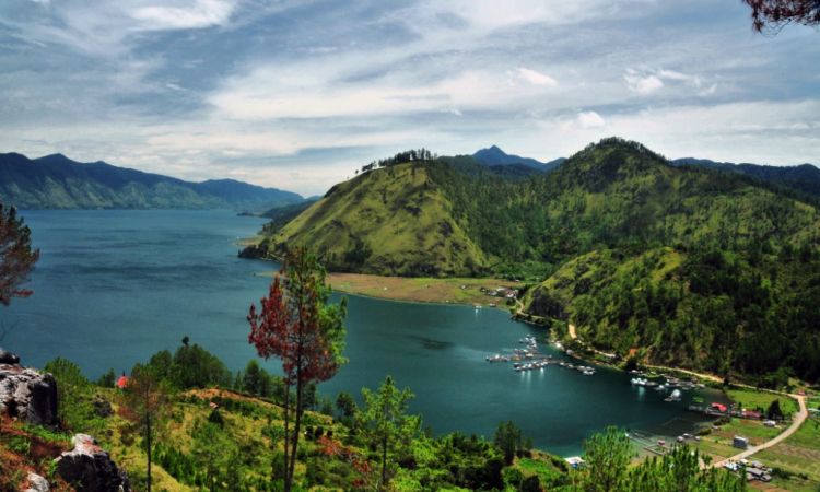 Danau Laut Tawar, Wisata Alam Memukau yang Sarat Misteri di Aceh Tengah