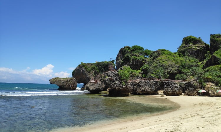 Daya Tarik Lain Pantai Siung