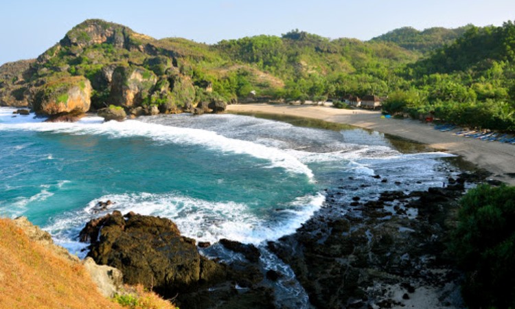 Daya Tarik Pantai Siung