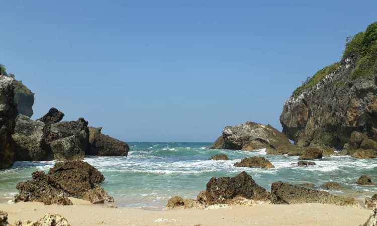 Daya Tarik Pantai Wohkudu