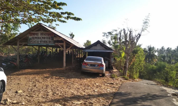 Fasilitas di Pantai Wohkudu
