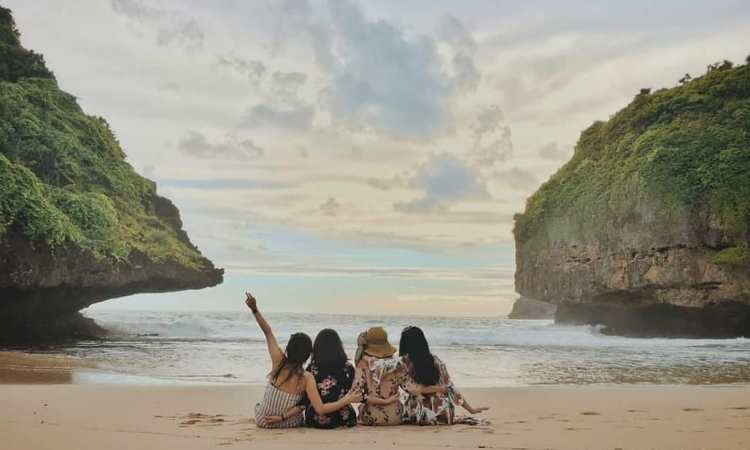 Kegiatan Dilakukan di Pantai Greweng