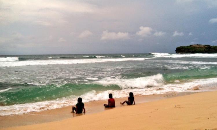 Kegiatan Menarik di Pantai Sepanjang