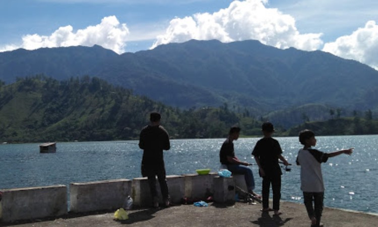 Kegiatan di Danau Laut Tawar