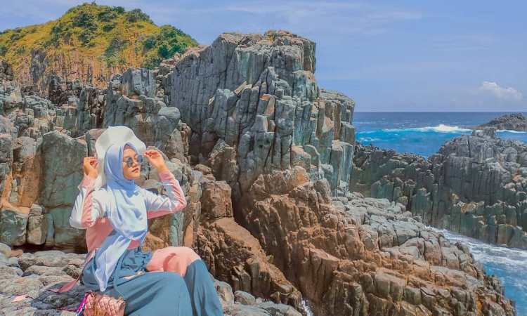 Aktivitas di Pantai Semeti