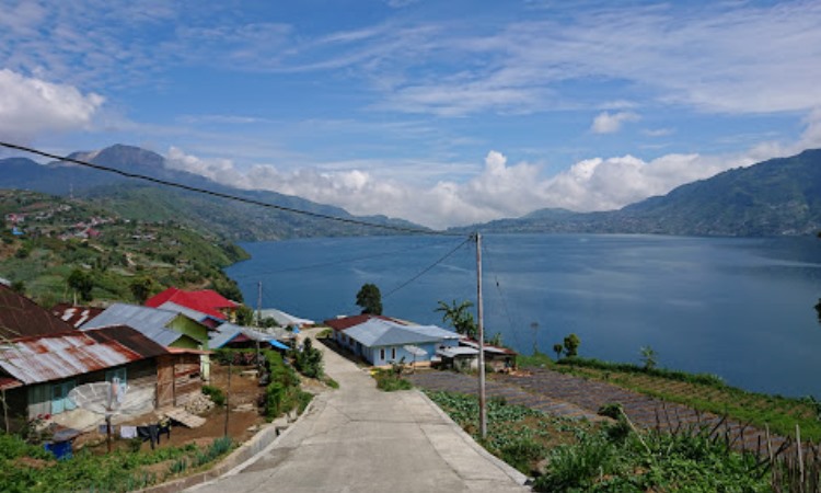 Alamat Danau KEmbar