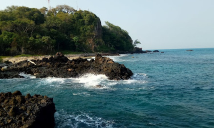 Daya Tarik Dimiliki Pulau Sangiang