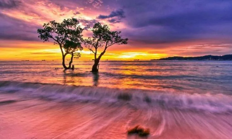 Pantai Nirwana Padang