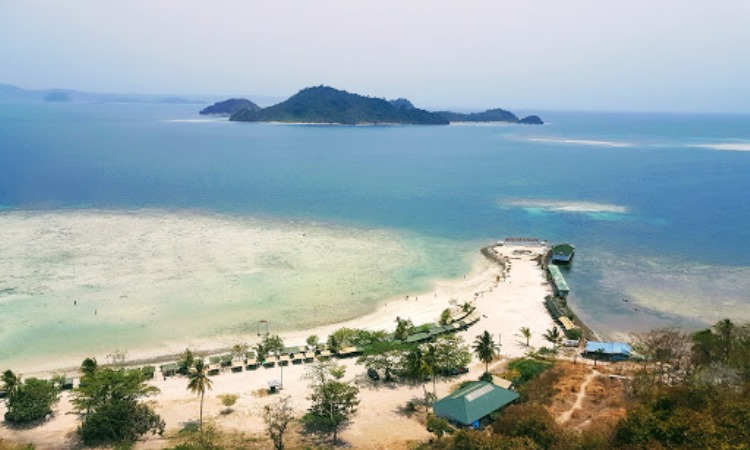 Daya Tarik Pantai Sari Ringgung