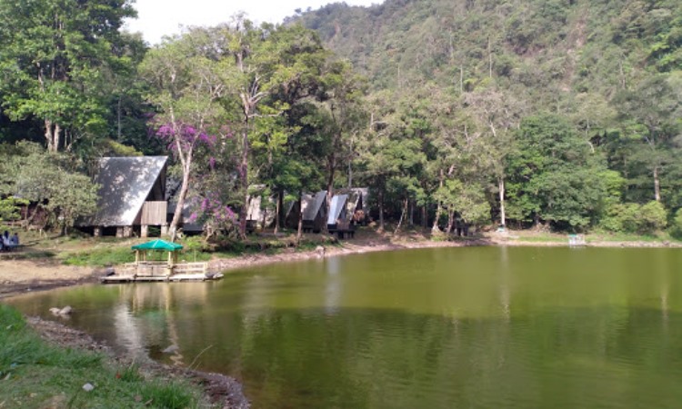 Daya Tarik Telaga Warna