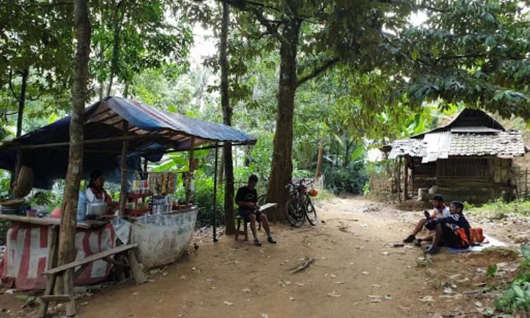 Fasilitas di Curug Rahong