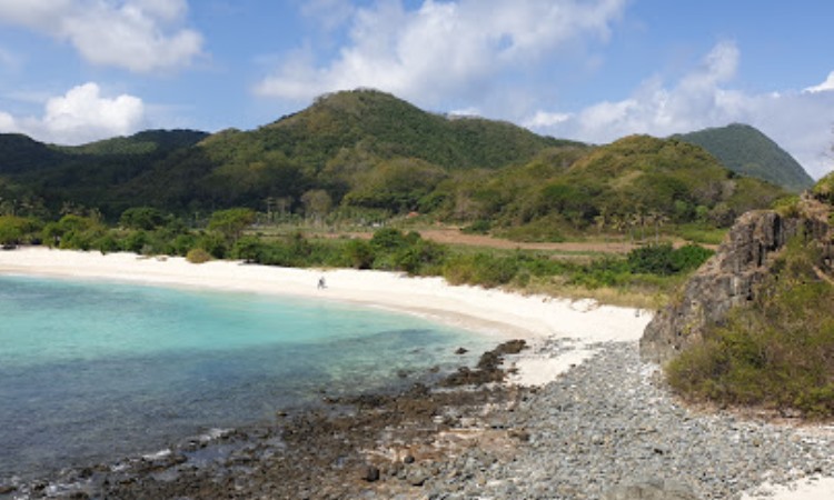 Fasilitas di Pantai Semeti