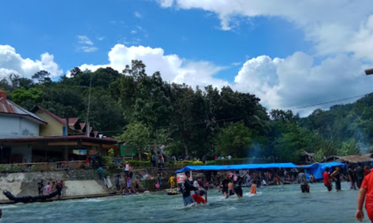 Kegiatan Dilakukan di Bukit Lawang