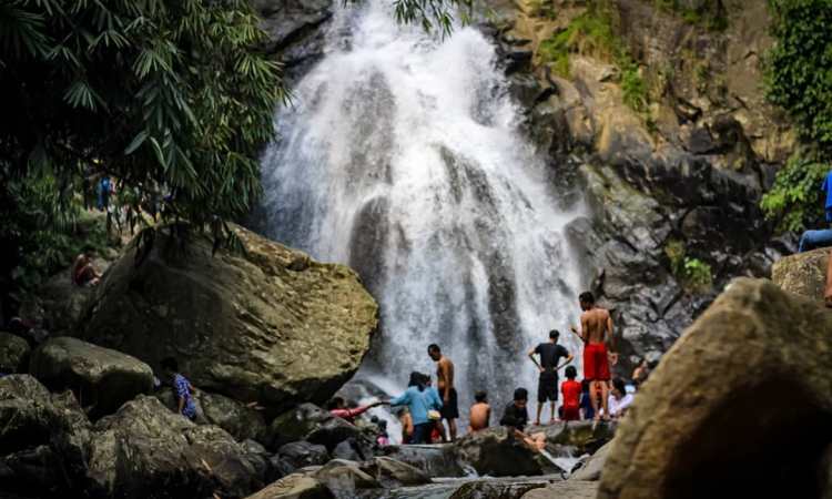 Kegiatan Menarik di Curug Rahong