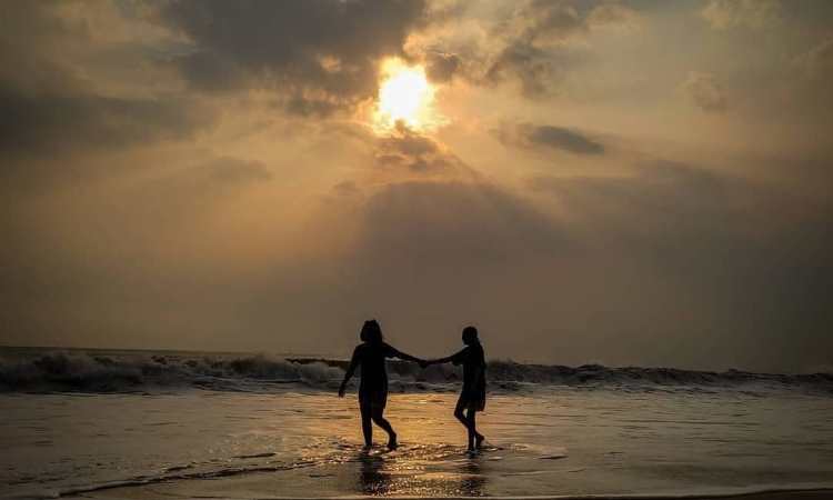Kegiatan Menarik di Pantai Santolo