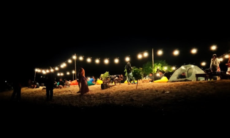 Kegiatan Menarik di Pantai Sebalang