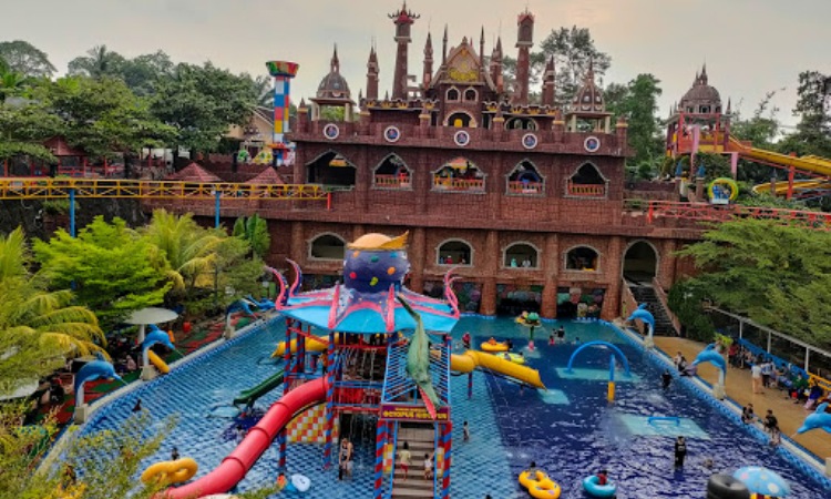 Kegiatan Menarik di Slanik Waterpark