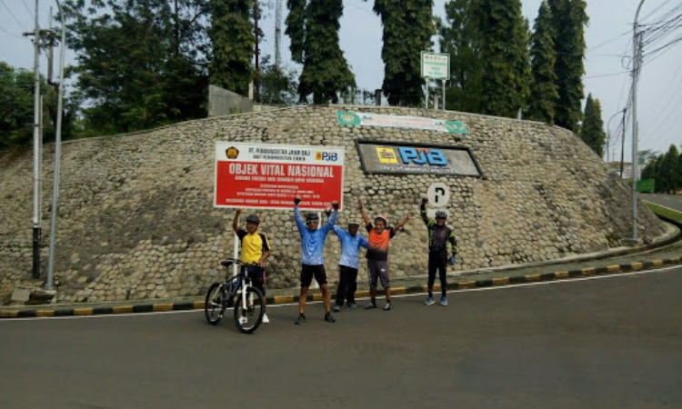 Kegiatan di Waduk Cirata