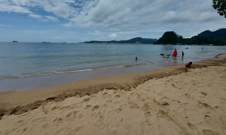 Aktivitas Pantai Nirwana
