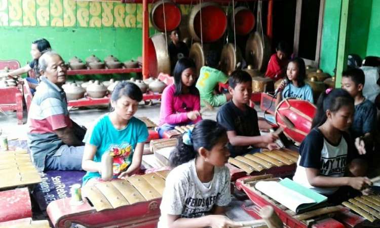 Aktivitas di Kampung Jawi