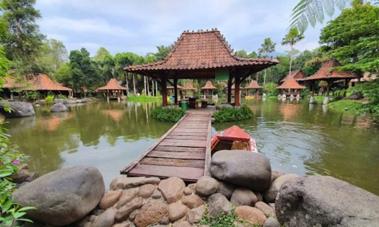 Wisata Watu Gunung