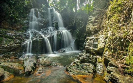 Air Terjun Guruh Gemurai, Pesona Air Terjun 7 Tingkat Nan Eksotis di Riau Air Terjun Guruh Gemurai, Pesona Air Terjun 7 Tingkat Nan Eksotis di Riau