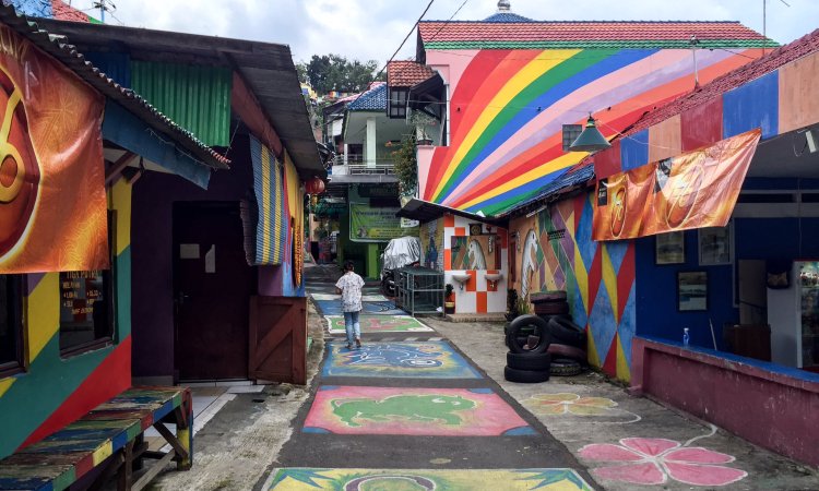 Aktivitas Menarik di Kampung Pelangi
