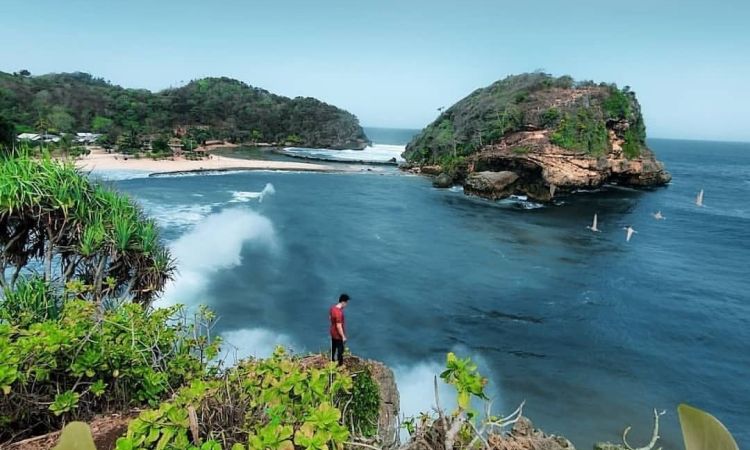 Aktivitas di Pantai Batu